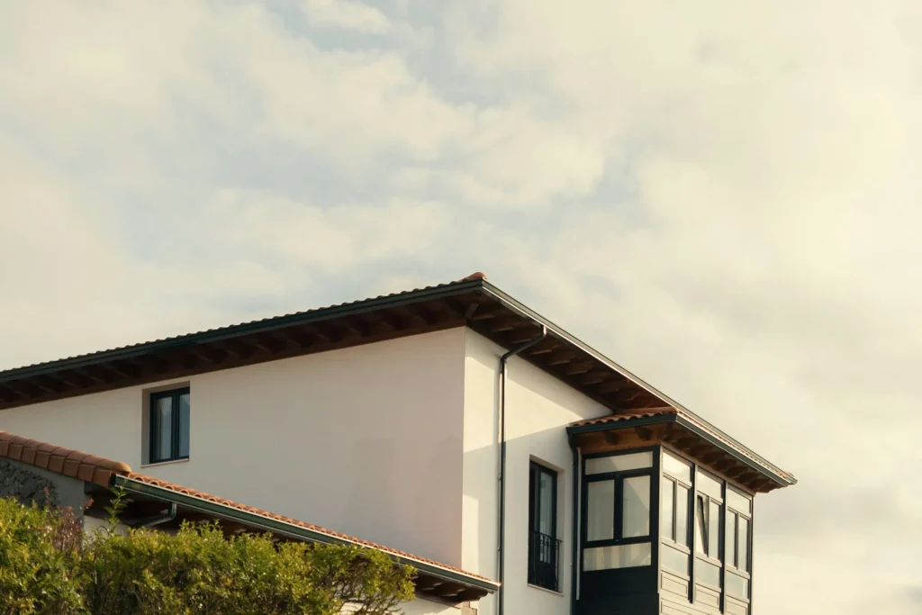 Nettoyage de toiture à rennes avec Celtic Habitat